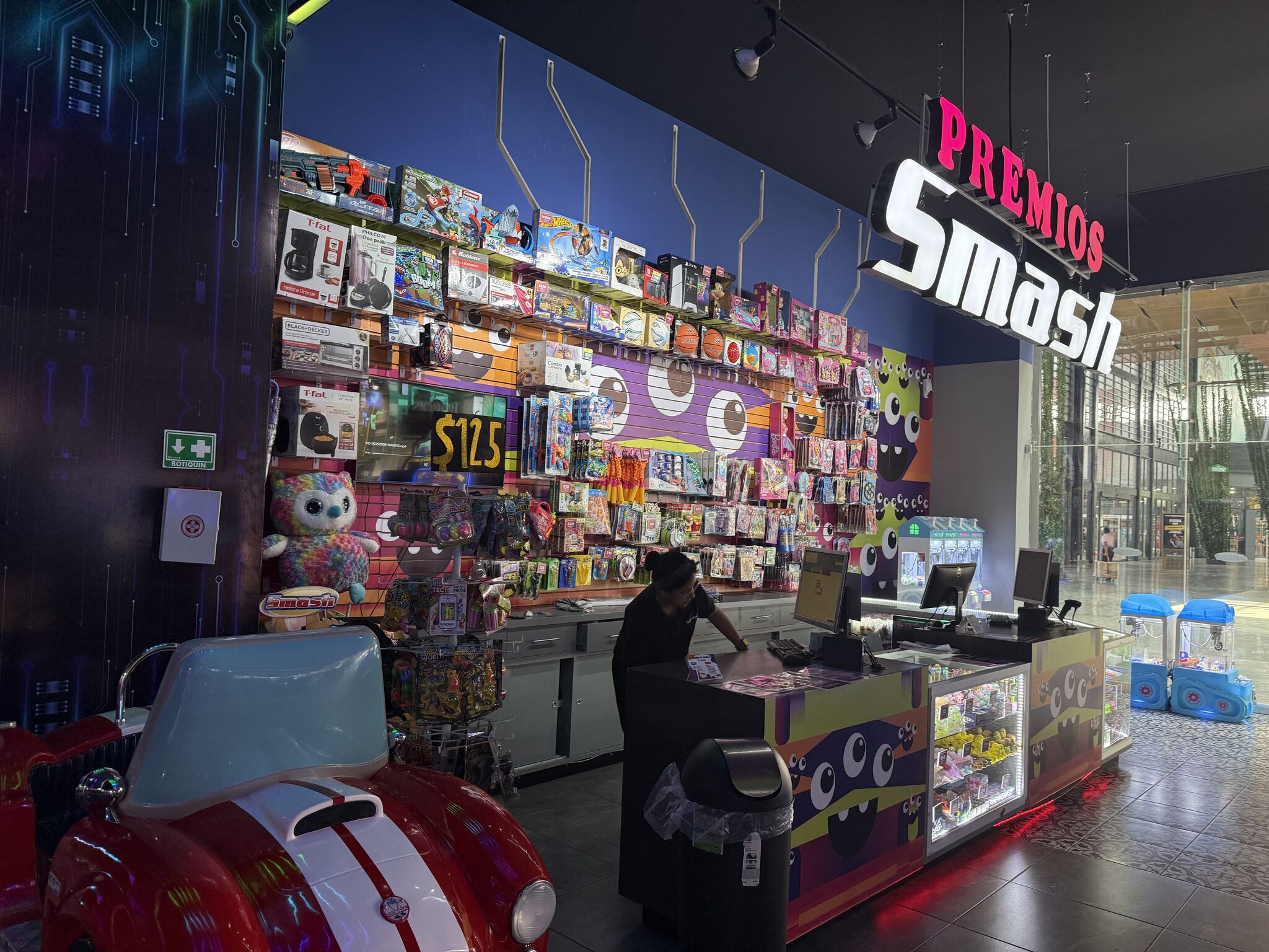 Magnetic Cash supports the growth of Smash across its entertainment centers in Mexico